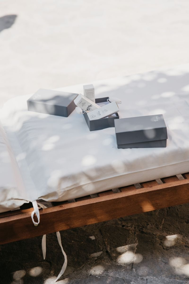 Gift Box - The Sleeping Giant Night Serum & White Jade Roller
